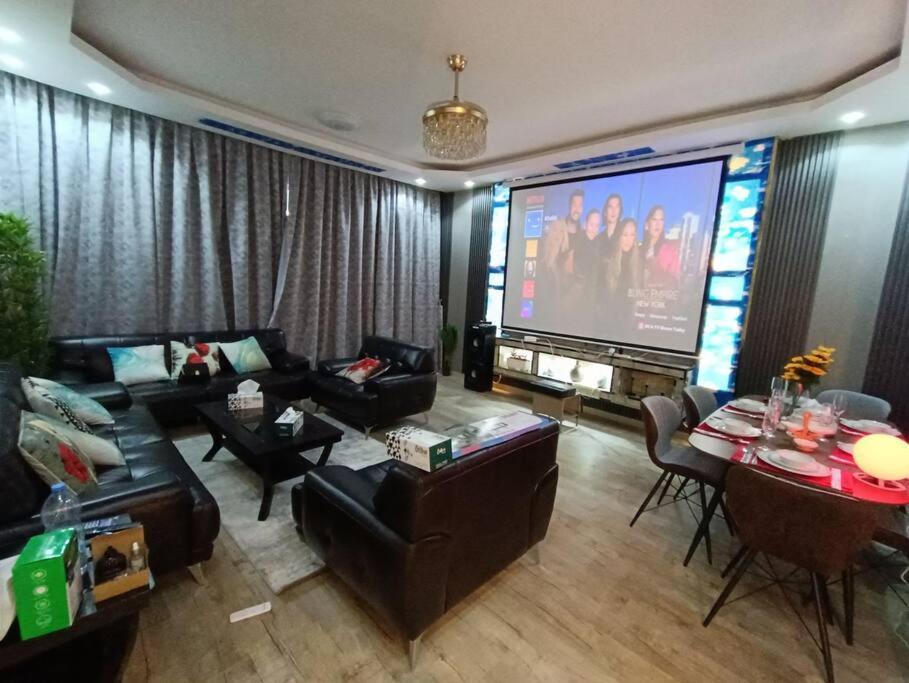 Luxury Two Bedroom فخمة وكبيرة غرفتين Apartment Ajman