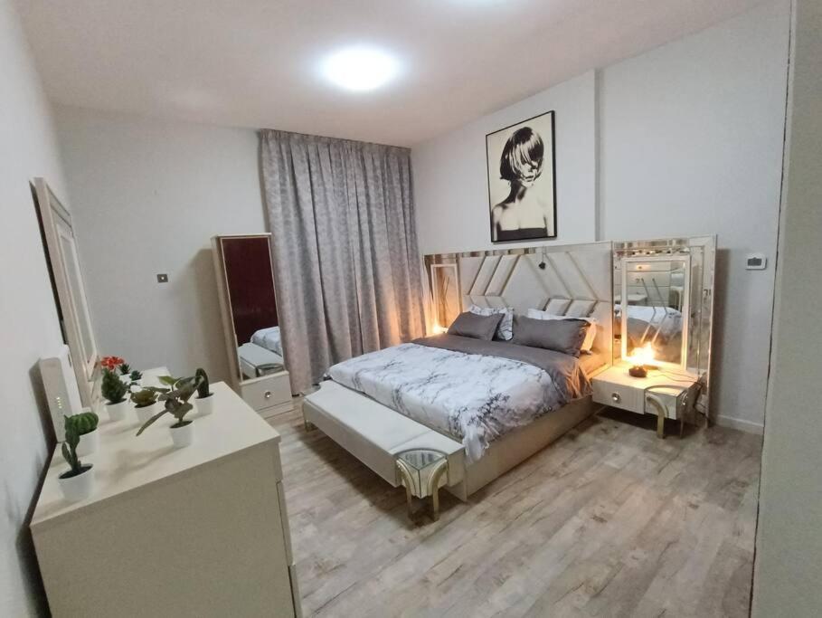 Luxury Two Bedroom فخمة وكبيرة غرفتين Apartment