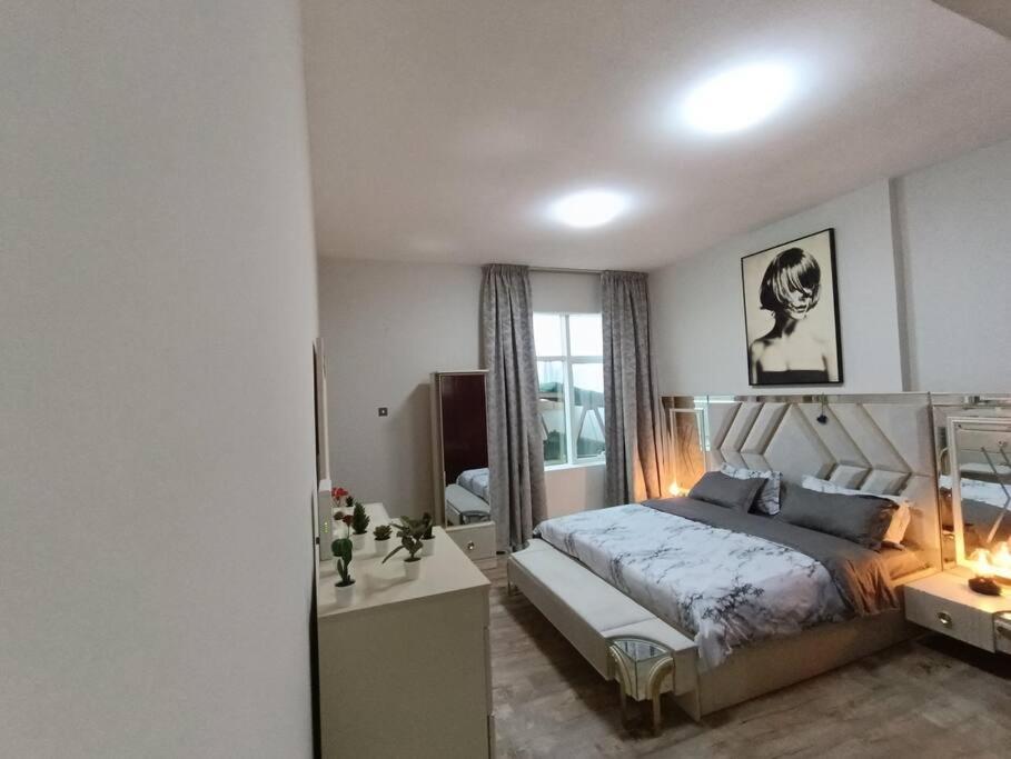 Luxury Two Bedroom فخمة وكبيرة غرفتين Apartment *