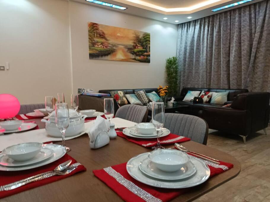Luxury Two Bedroom فخمة وكبيرة غرفتين Apartment