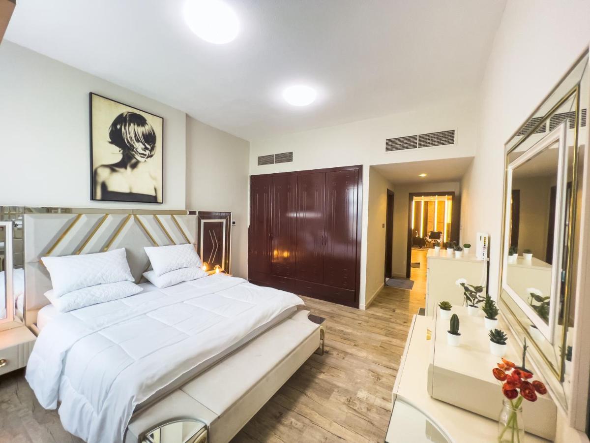 Luxury Two Bedroom فخمة وكبيرة غرفتين
